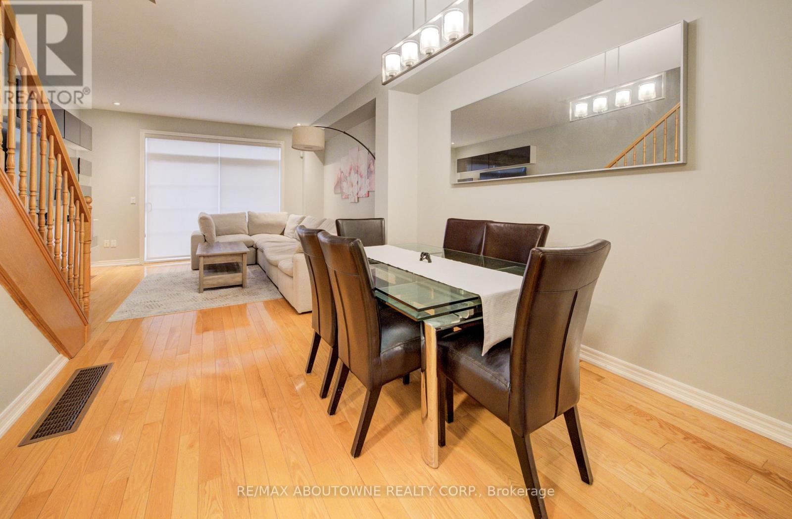 6 - 2351 Lakeshore Road, Oakville, Ontario  L6L 1H4 - Photo 9 - W12584452