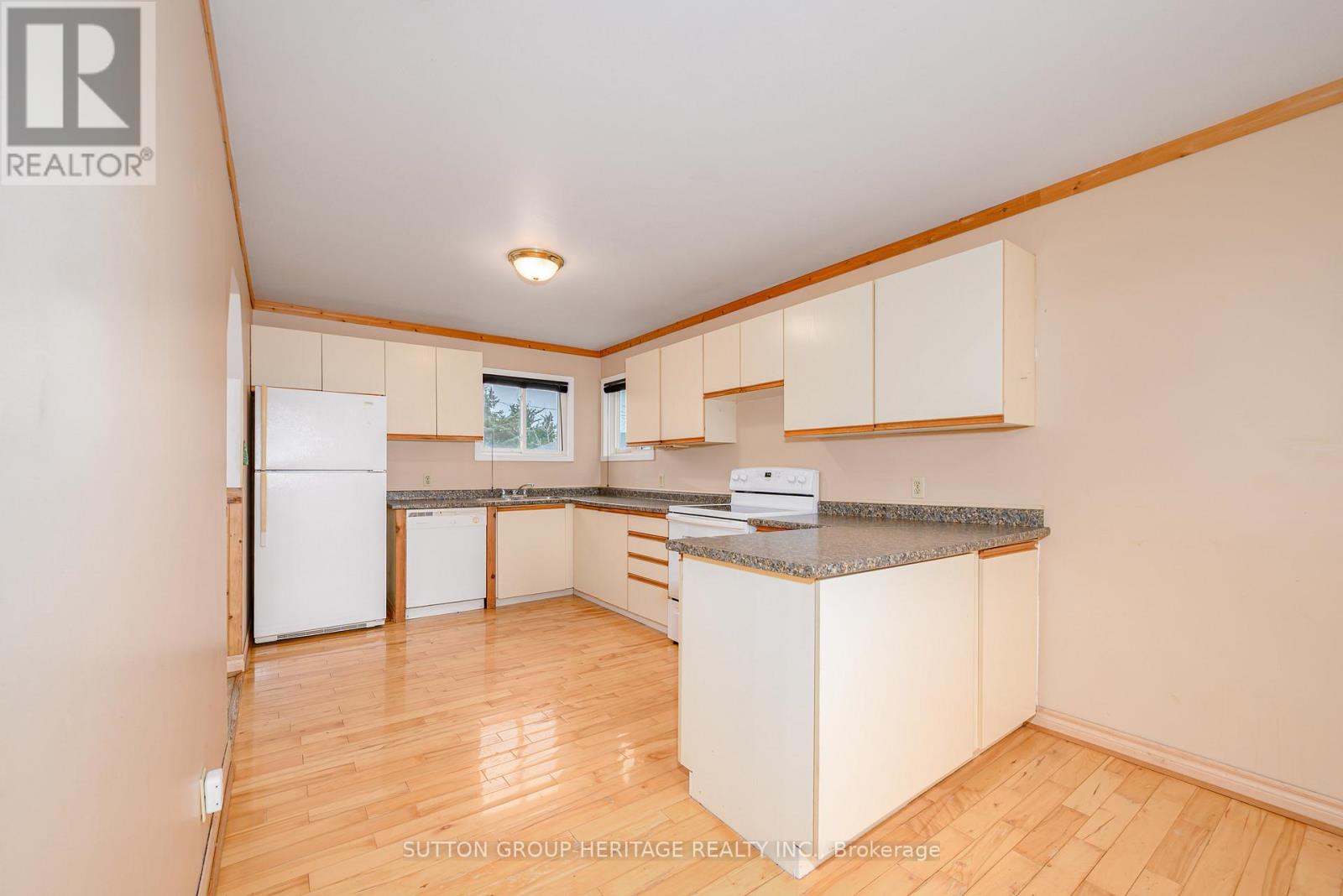 24 Pleasant View Crescent, Kawartha Lakes, Ontario  K0M 2C0 - Photo 13 - X12584396