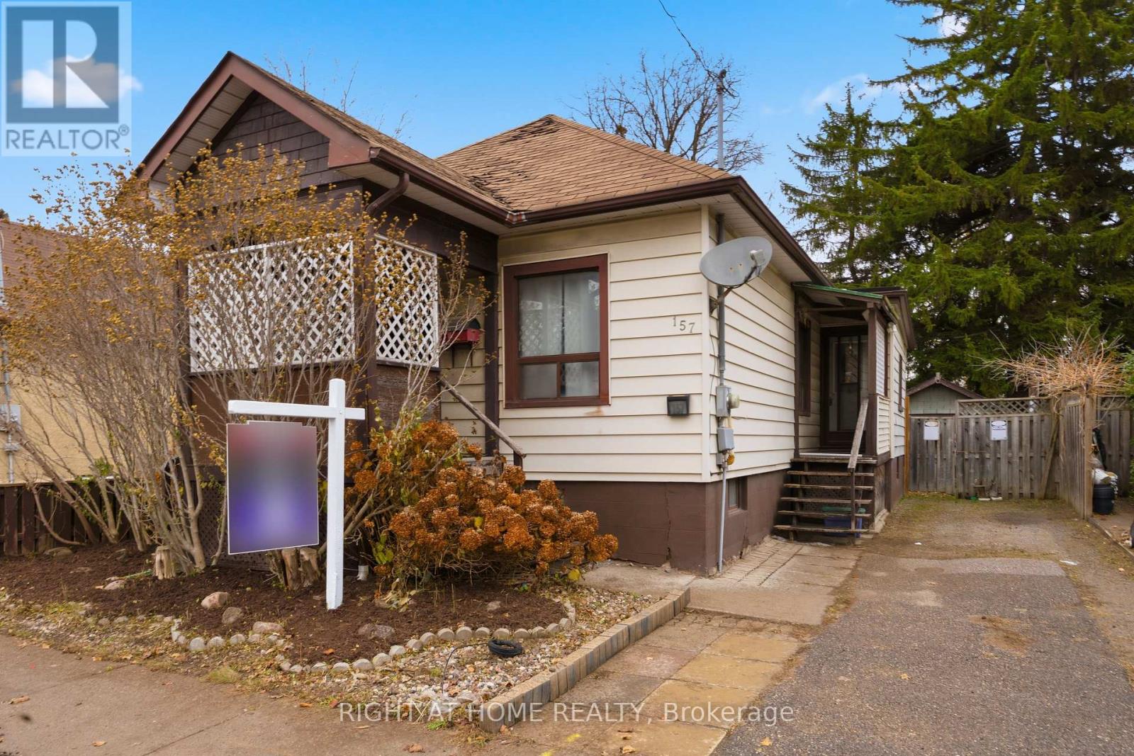 157 Park Road S, Oshawa, Ontario  L1J 4H1 - Photo 1 - E12583620