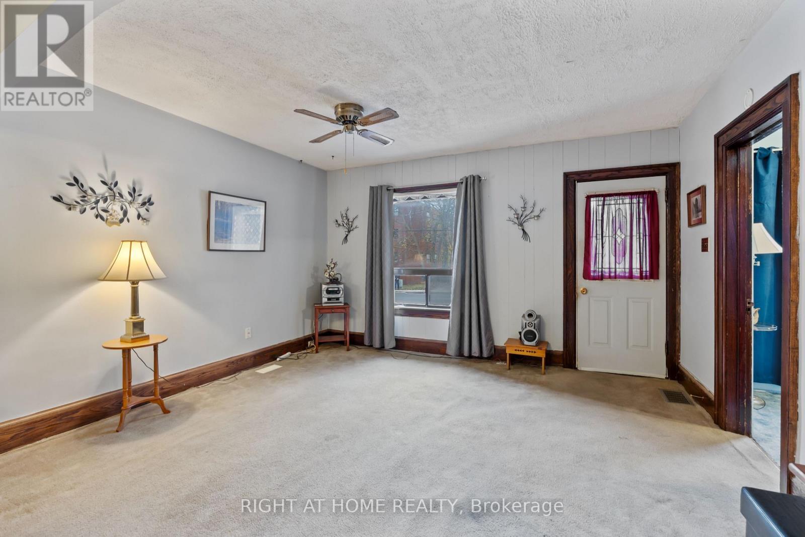 157 Park Road S, Oshawa, Ontario  L1J 4H1 - Photo 4 - E12583620