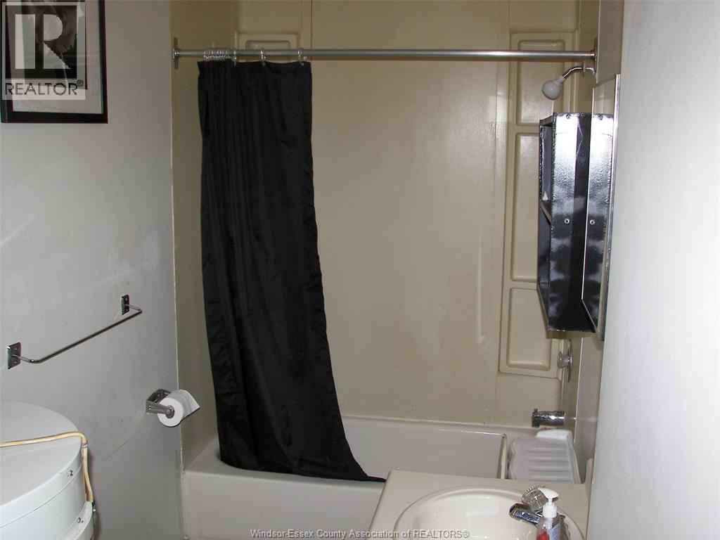 4 Talbot Road, Wheatley, Ontario  N0P 2P0 - Photo 5 - 25030726