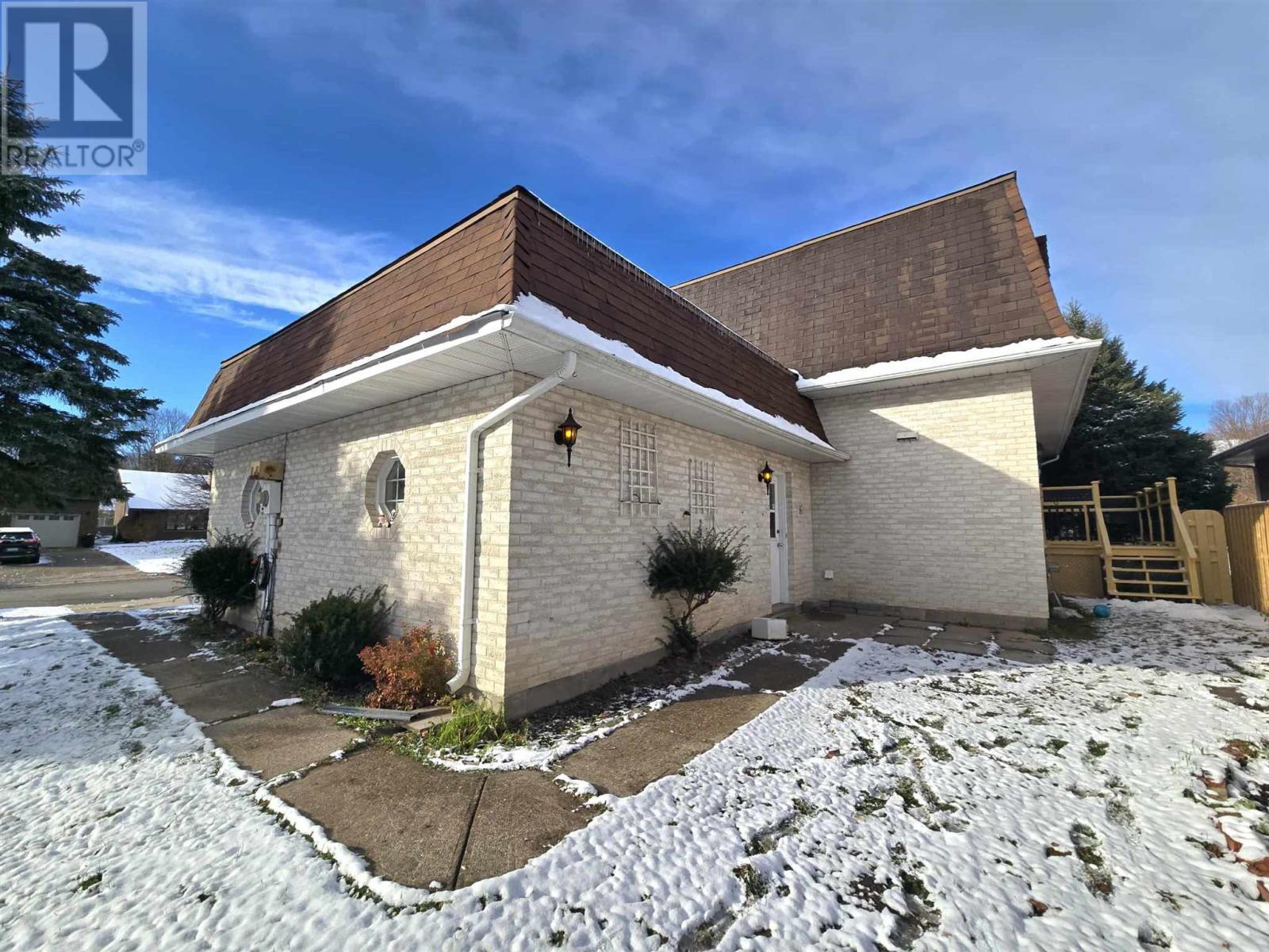 50 Caddy Ave, Sault Ste. Marie, Ontario  P6A 6H8 - Photo 5 - SM253231