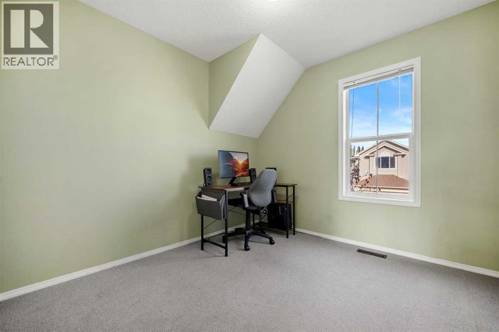 141 Tuscany Valley Green, Calgary, Alberta  T3L 2K4 - Photo 13 - A2267152