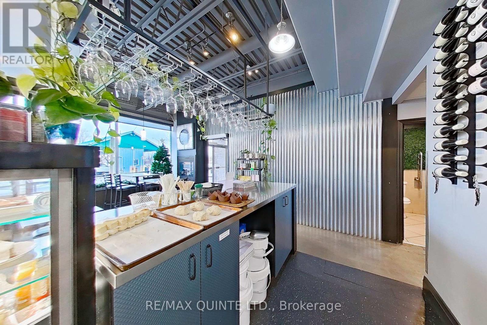 45 Front Street, Quinte West, Ontario  K8V 4N3 - Photo 11 - X12584516