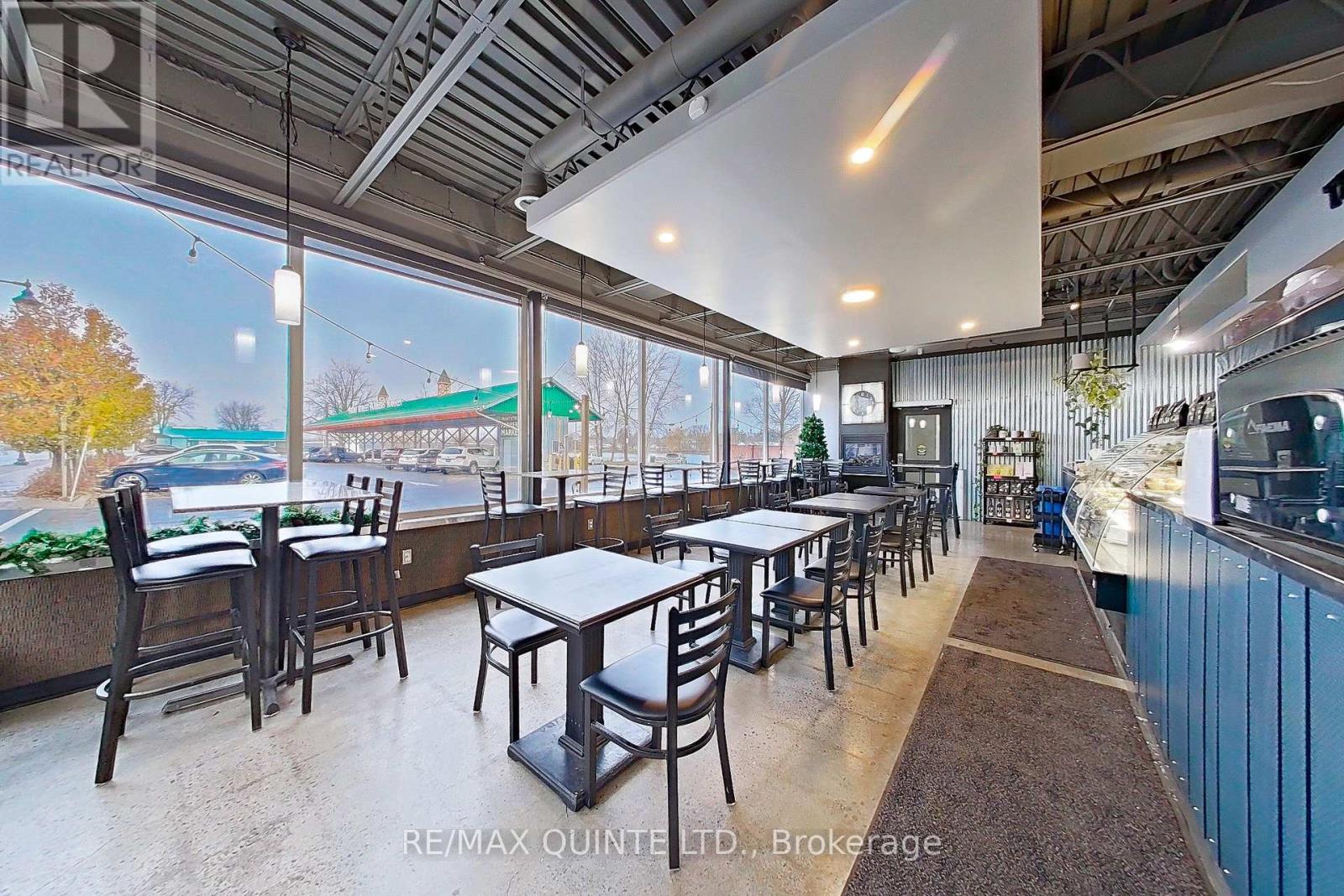 45 Front Street, Quinte West, Ontario  K8V 4N3 - Photo 2 - X12584516