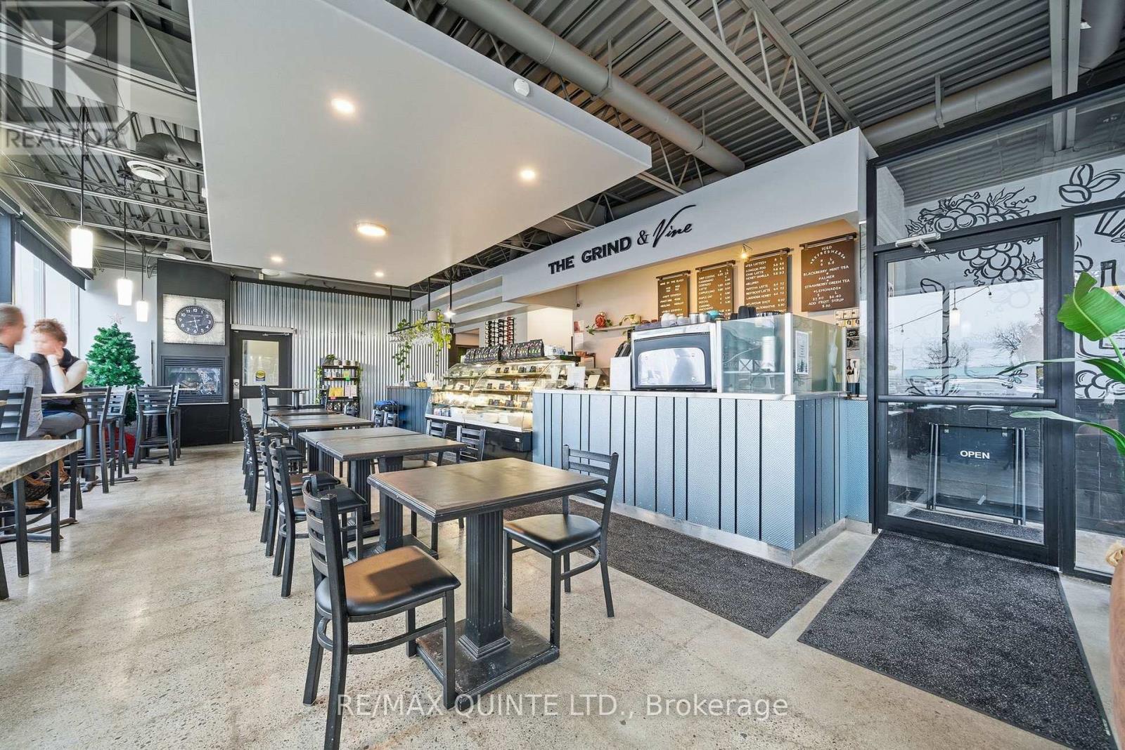 45 Front Street, Quinte West, Ontario  K8V 4N3 - Photo 3 - X12584516