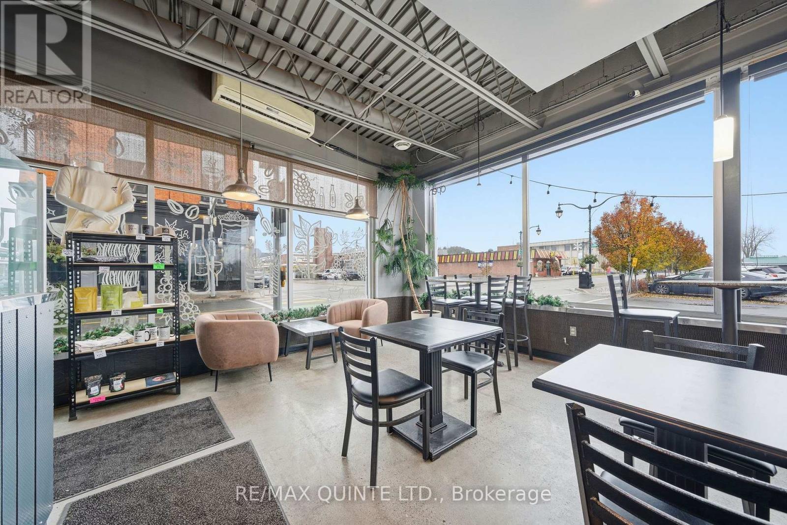 45 Front Street, Quinte West, Ontario  K8V 4N3 - Photo 5 - X12584516