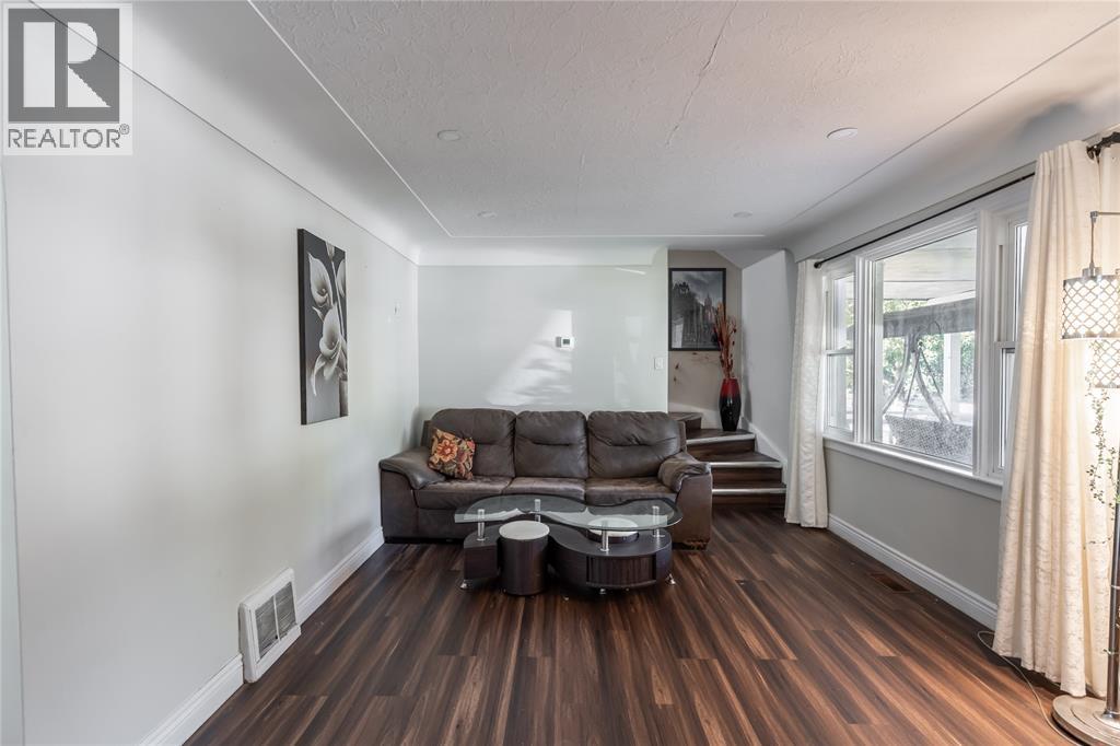 757 Wellington Street, Sarnia, Ontario  N7T 1J4 - Photo 5 - 25030767