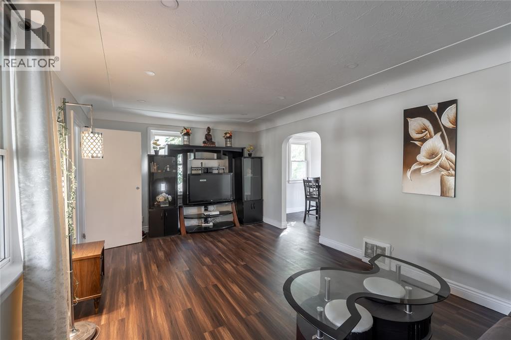 757 Wellington Street, Sarnia, Ontario  N7T 1J4 - Photo 6 - 25030767