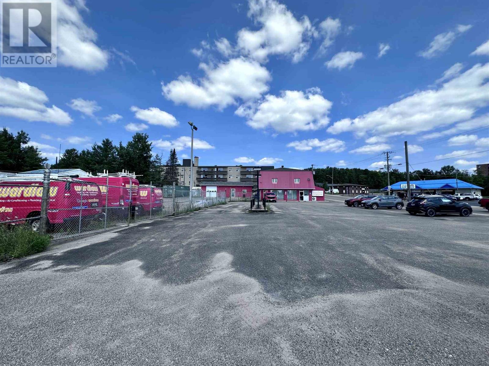 347 Lake St, Sault Ste. Marie, Ontario P6B 3K7 - Photo 2 - SM253362