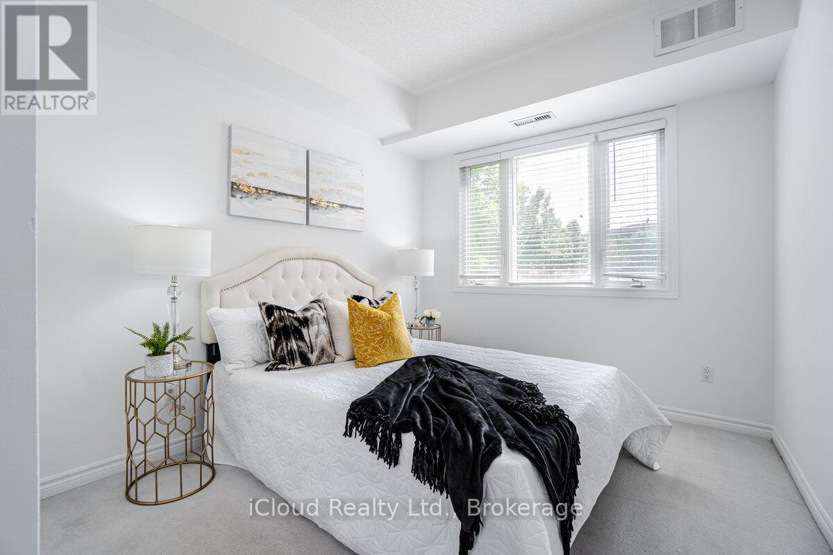 114 - 570 Lolita Gardens, Mississauga, Ontario  L5A 0A1 - Photo 12 - W12583702