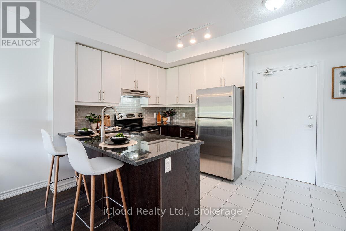 114 - 570 Lolita Gardens, Mississauga, Ontario  L5A 0A1 - Photo 6 - W12583702