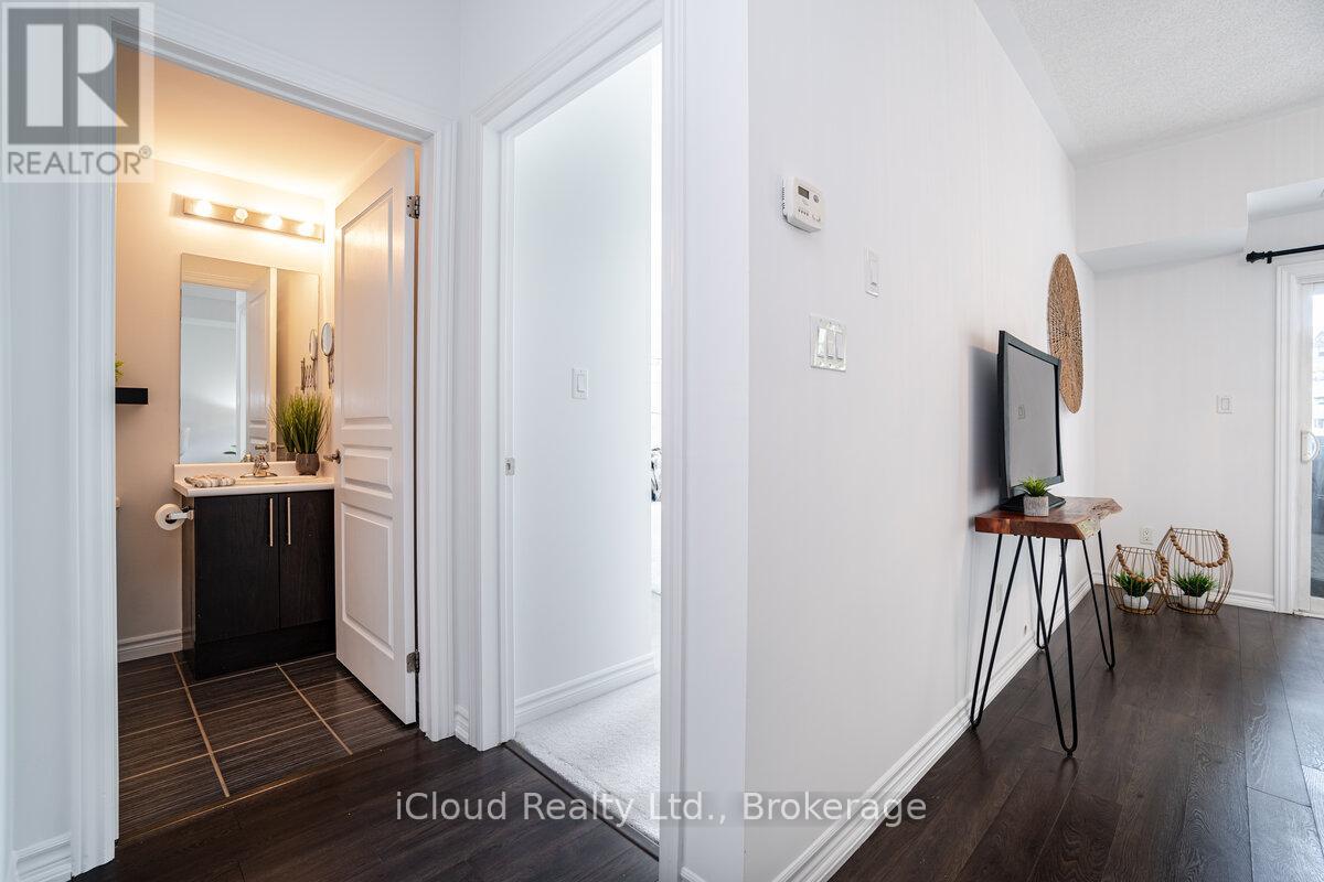 114 - 570 Lolita Gardens, Mississauga, Ontario  L5A 0A1 - Photo 10 - W12583702