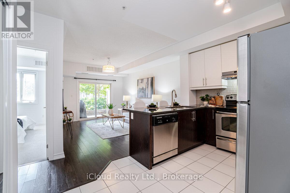 114 - 570 Lolita Gardens, Mississauga, Ontario  L5A 0A1 - Photo 2 - W12583702