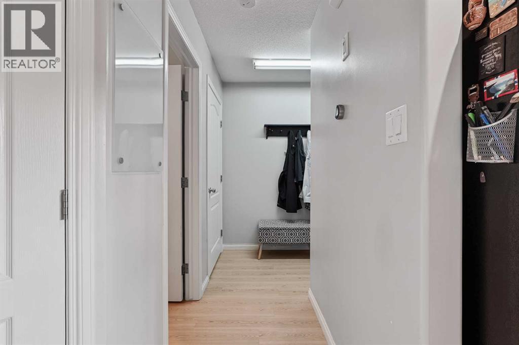 126 Silkstone Road W, Lethbridge, Alberta  T1J 2G3 - Photo 11 - A2272137