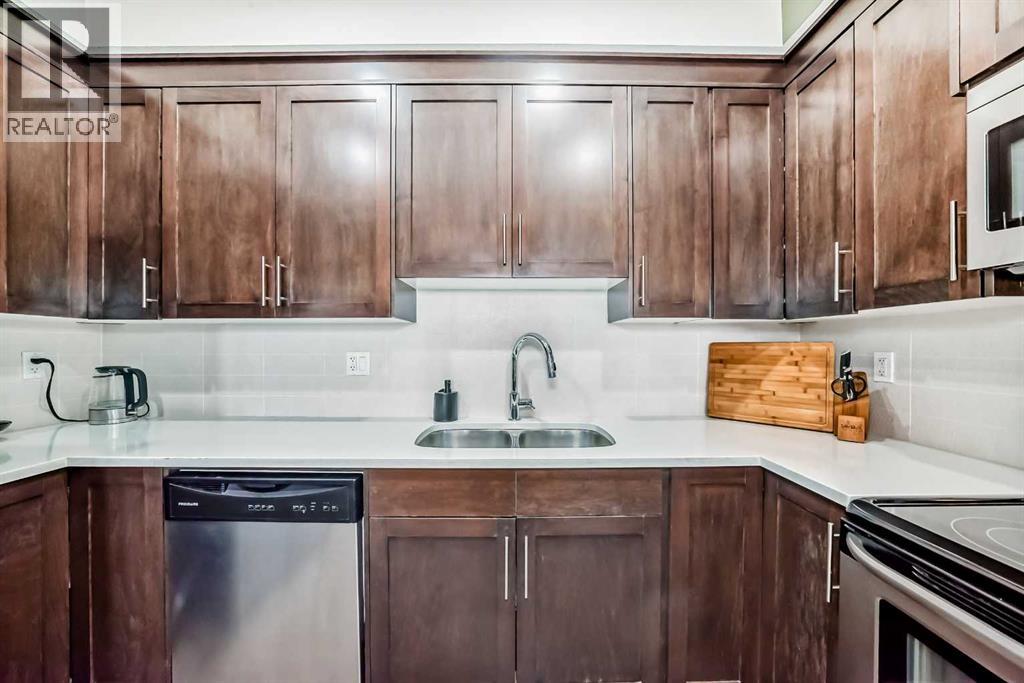 105, 1005a Westmount Drive, Strathmore, Alberta  T1P 0C3 - Photo 5 - A2254646