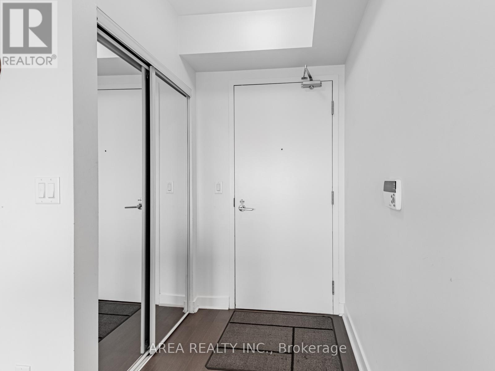 2001 - 58 Orchard View Boulevard, Toronto, Ontario  M4R 1B9 - Photo 3 - C12584474