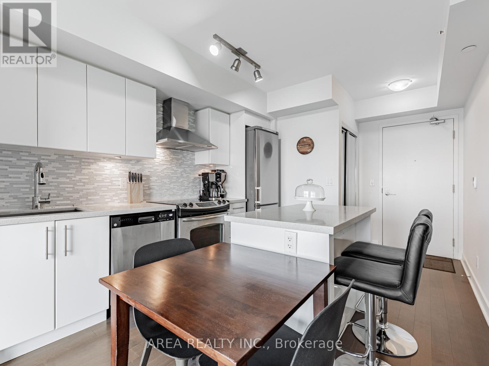 2001 - 58 Orchard View Boulevard, Toronto, Ontario  M4R 1B9 - Photo 4 - C12584474