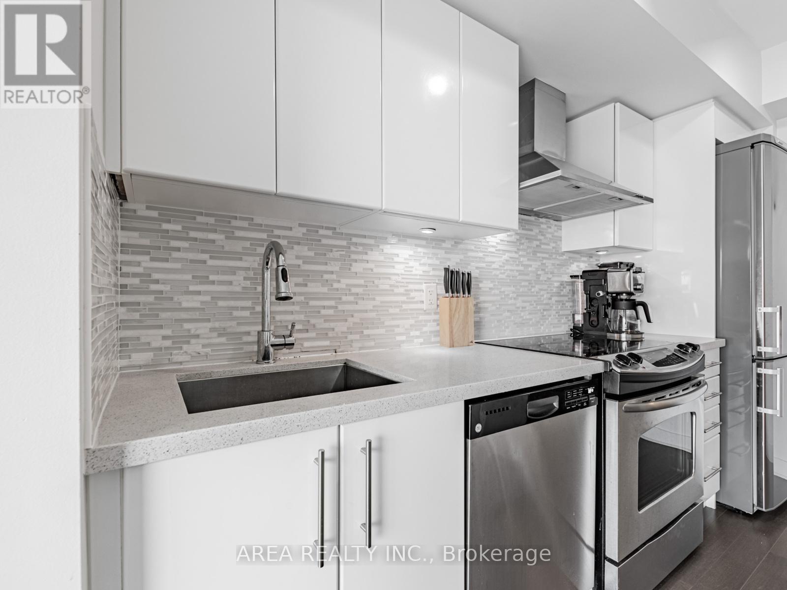 2001 - 58 Orchard View Boulevard, Toronto, Ontario  M4R 1B9 - Photo 7 - C12584474