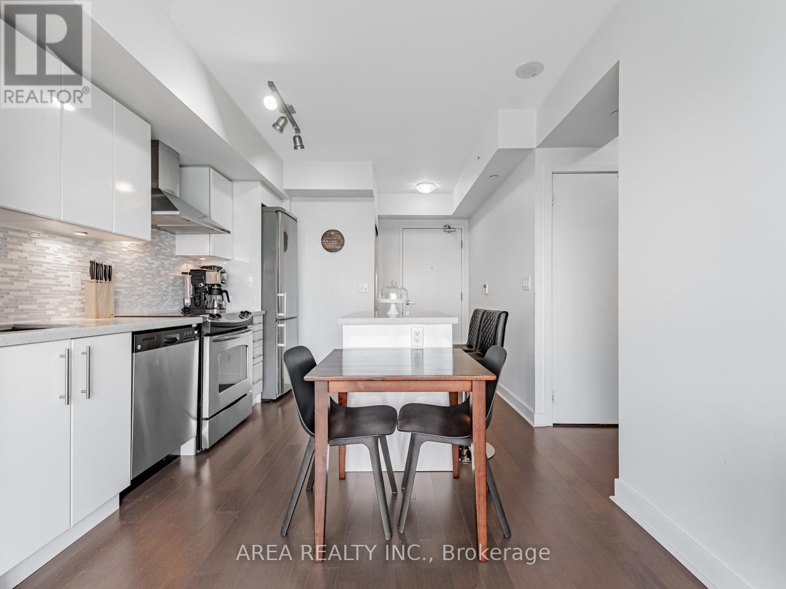 2001 - 58 Orchard View Boulevard, Toronto, Ontario  M4R 1B9 - Photo 8 - C12584474