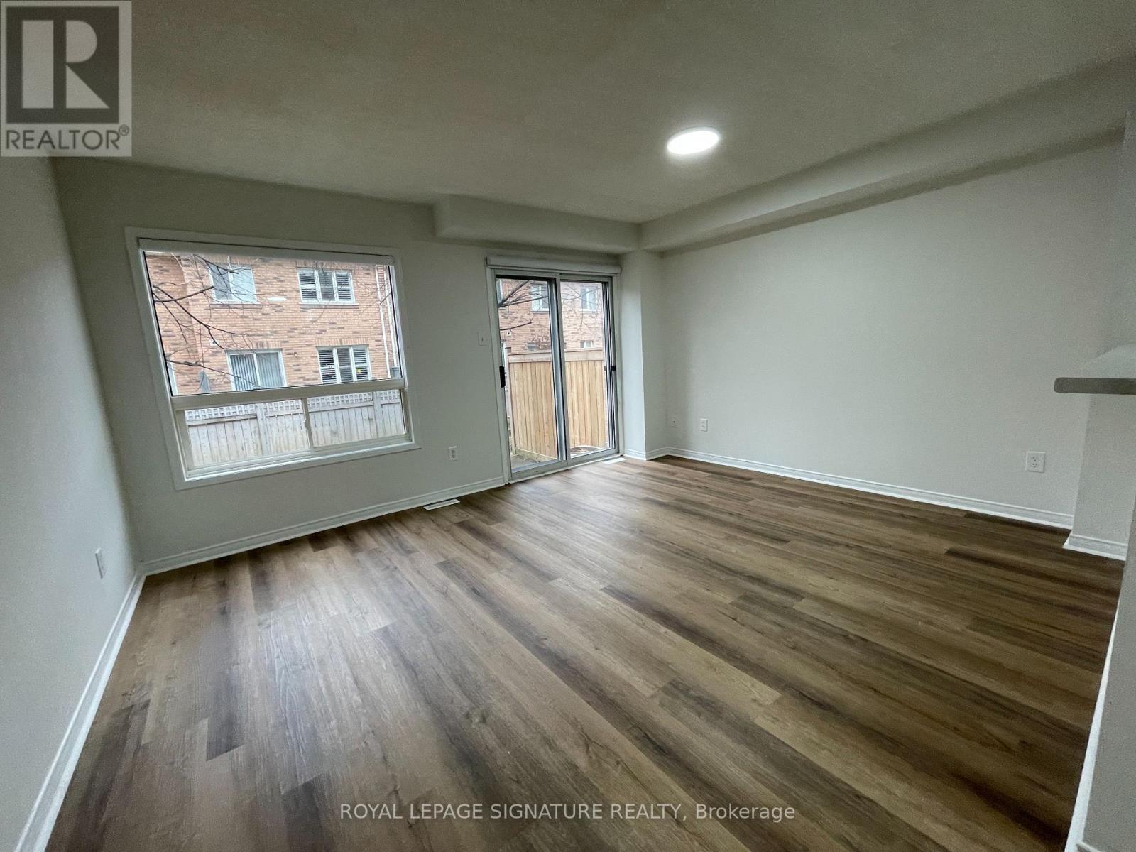 26 - 5625 Glen Erin Drive, Mississauga, Ontario  L5M 6V1 - Photo 4 - W12564396