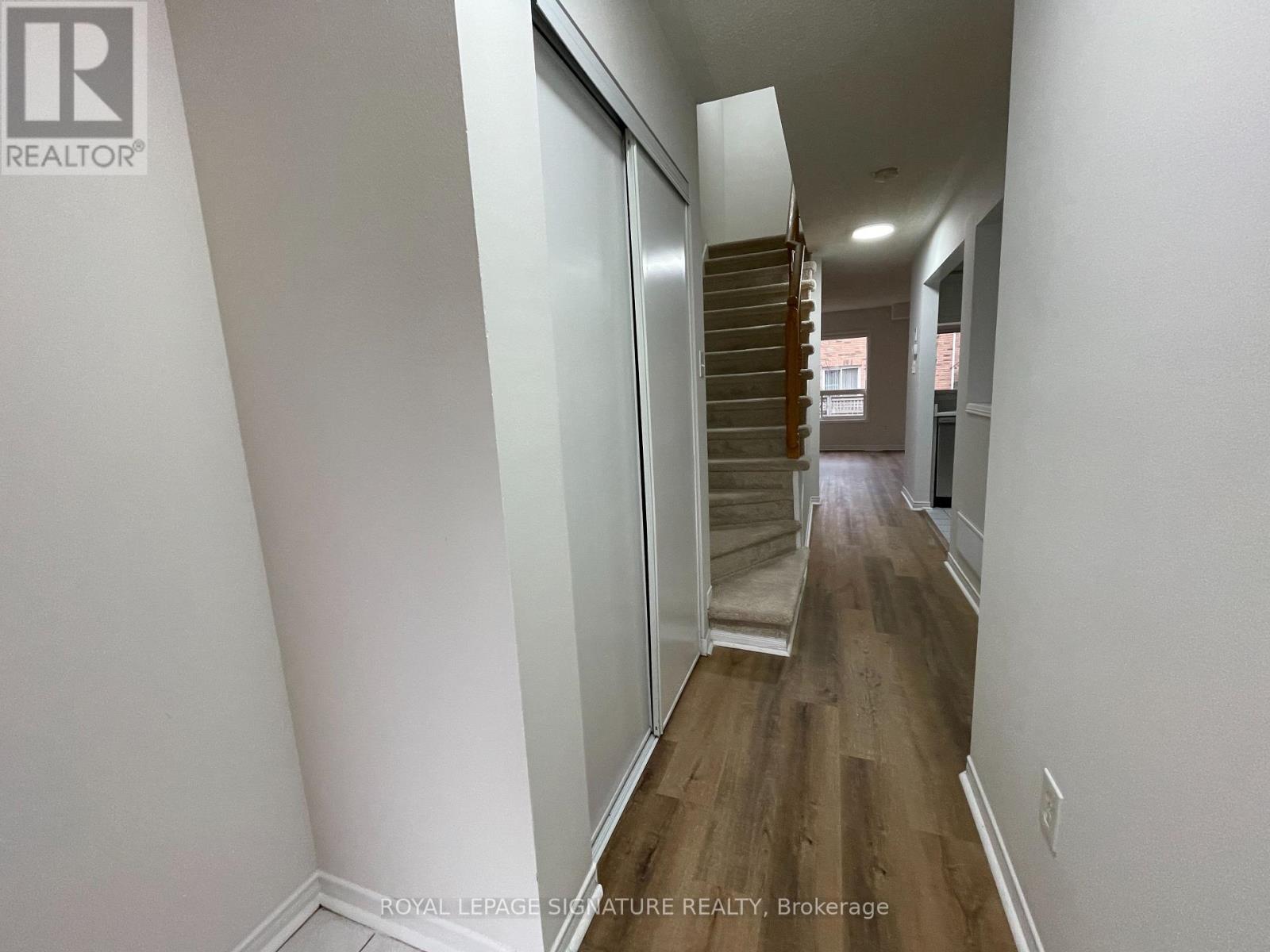 26 - 5625 Glen Erin Drive, Mississauga, Ontario  L5M 6V1 - Photo 2 - W12564396