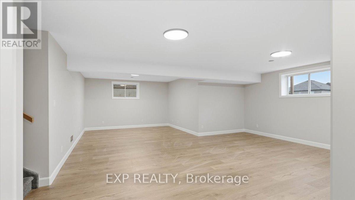 6 Vaughn Court, Belleville (Thurlow Ward), Ontario  K8N 0R7 - Photo 34 - X12454997