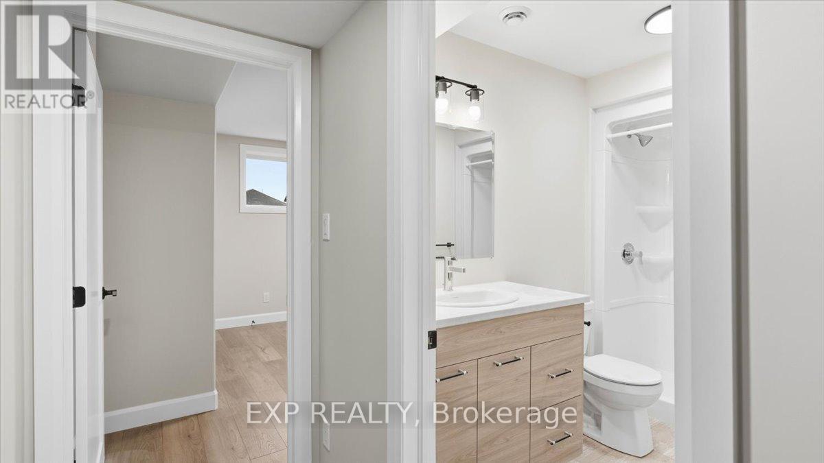 6 Vaughn Court, Belleville (Thurlow Ward), Ontario  K8N 0R7 - Photo 37 - X12454997