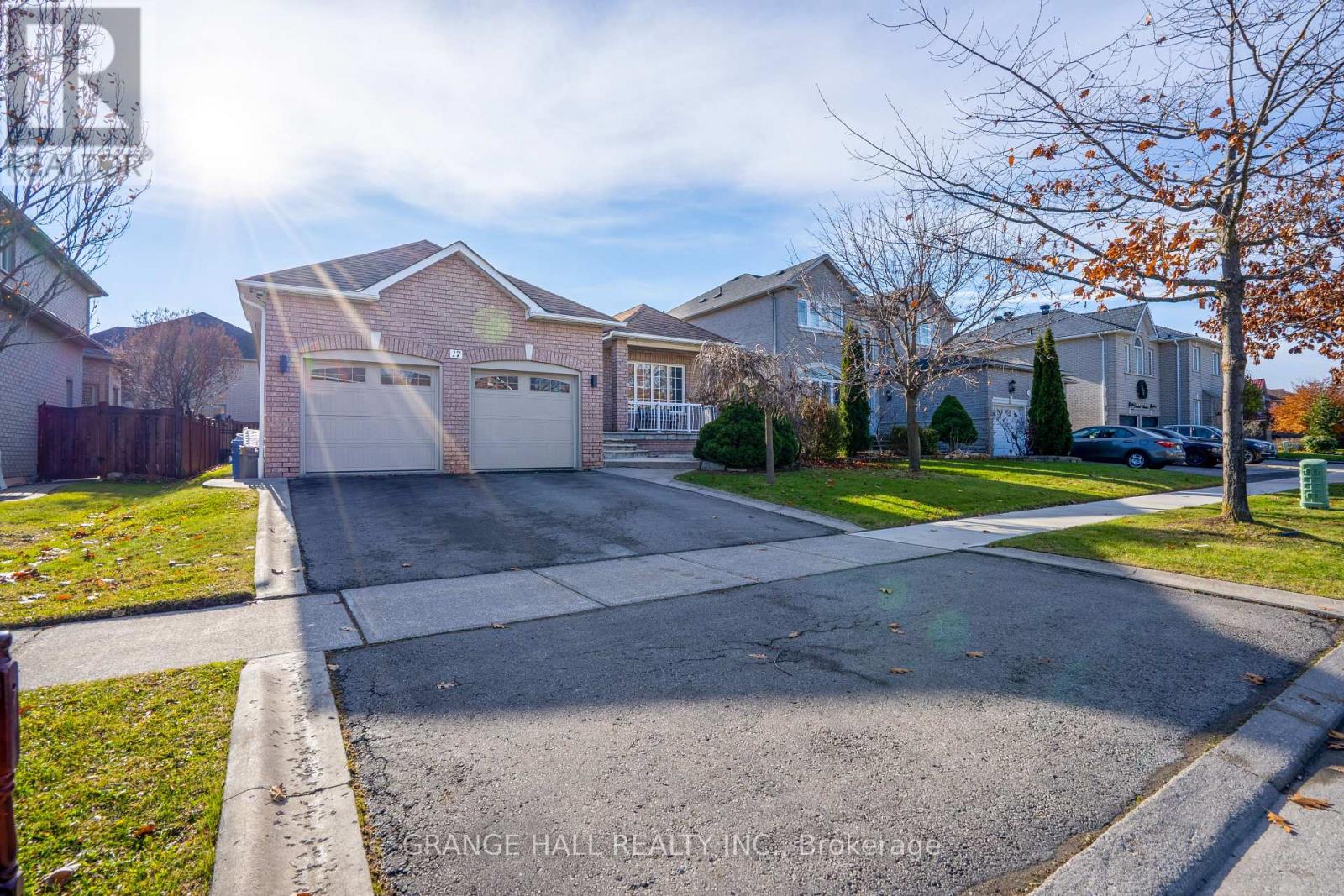 17 LOMOND AVENUE, Vaughan, Ontario