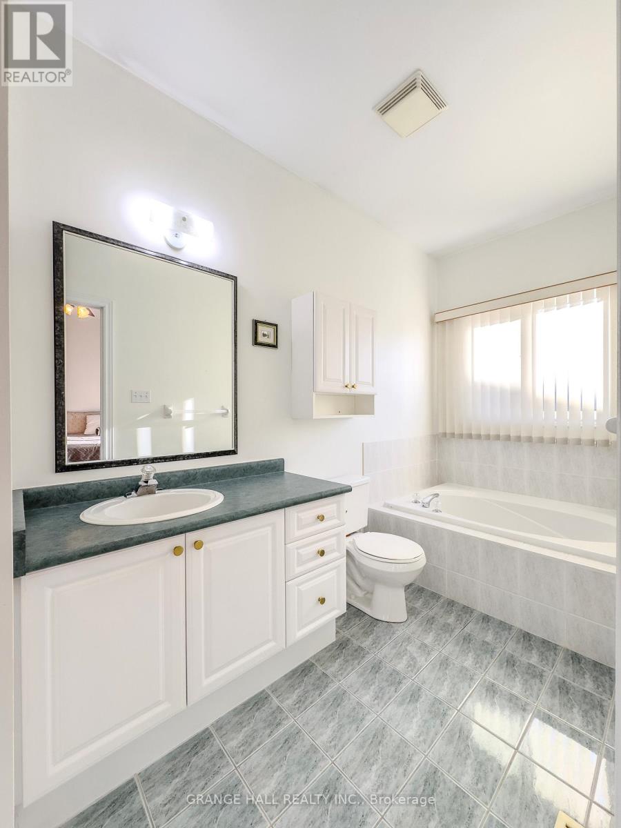 17 Lomond Avenue, Vaughan, Ontario L6A 2N7 - Photo 13 - N12584462