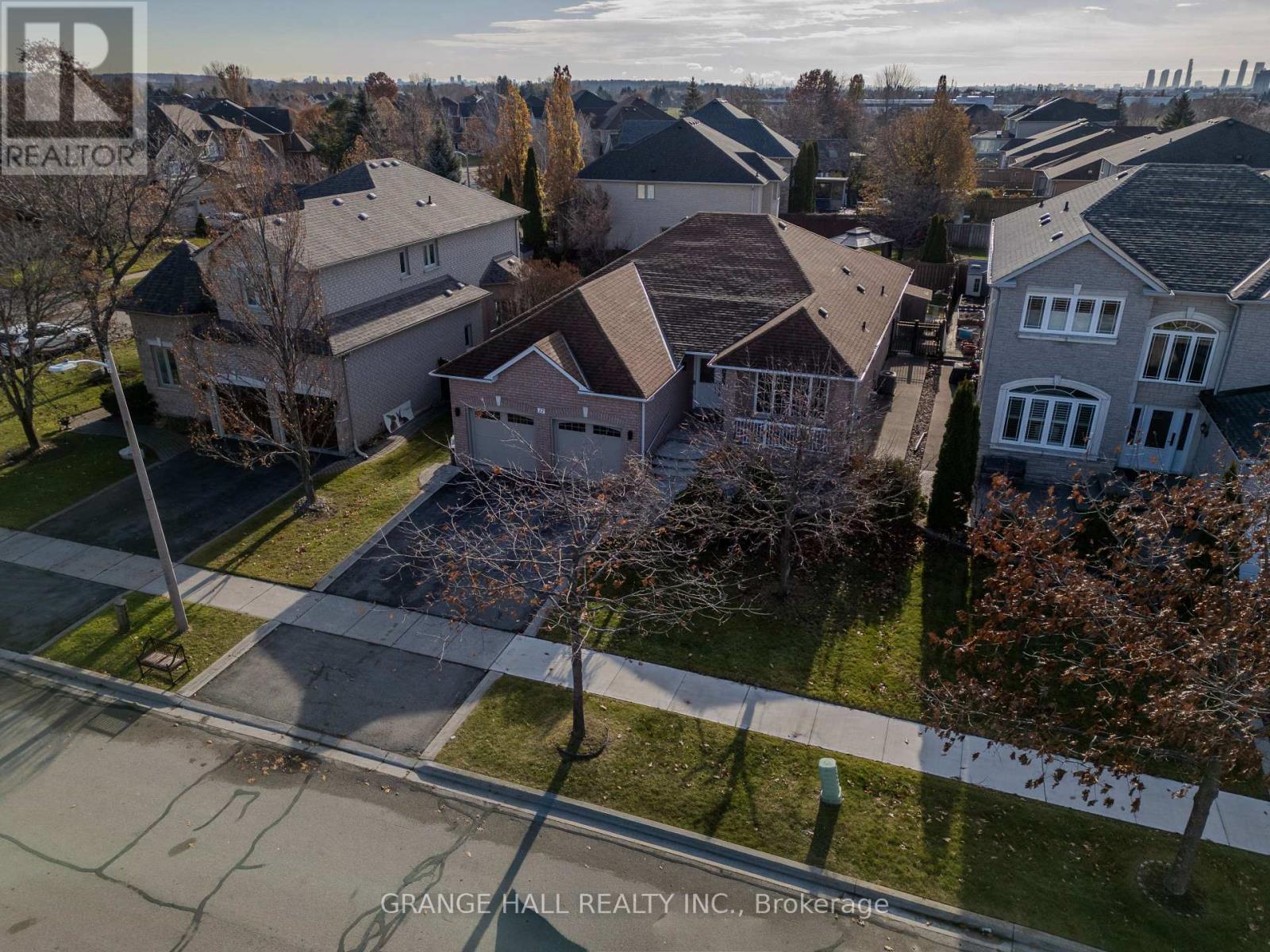 17 Lomond Avenue, Vaughan, Ontario L6A 2N7 - Photo 35 - N12584462