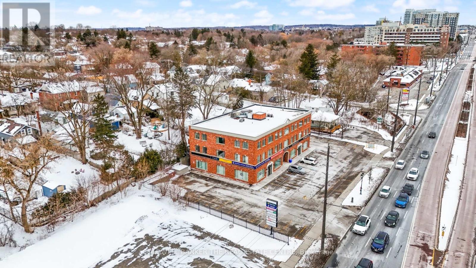 303 - 390 Davis Drive, Newmarket, Ontario L3Y 7T8 - Photo 1 - N12584496