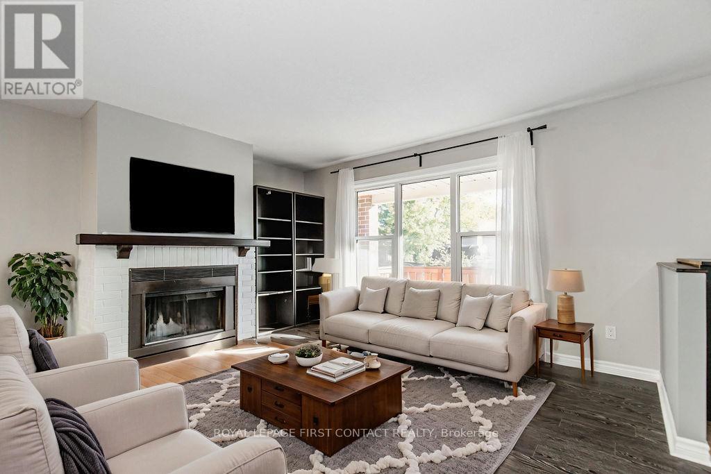 6 Duckworth Street, Essa (Angus), Ontario  L0M 1B0 - Photo 9 - N12584556