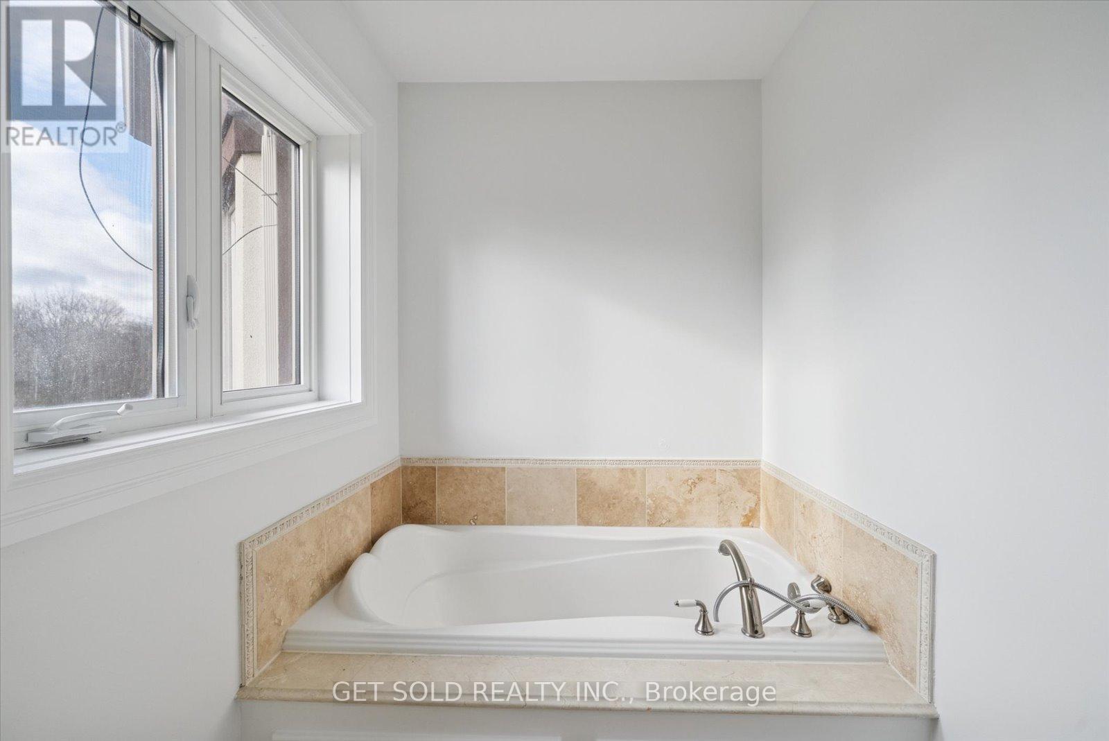 5 Hawkwing Court, Whitchurch-Stouffville, Ontario  L3Y 4W1 - Photo 26 - N12584592