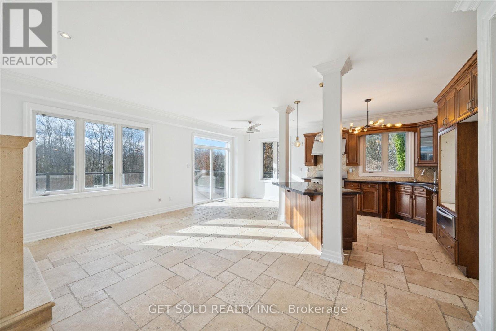 5 Hawkwing Court, Whitchurch-Stouffville, Ontario  L3Y 4W1 - Photo 8 - N12584592