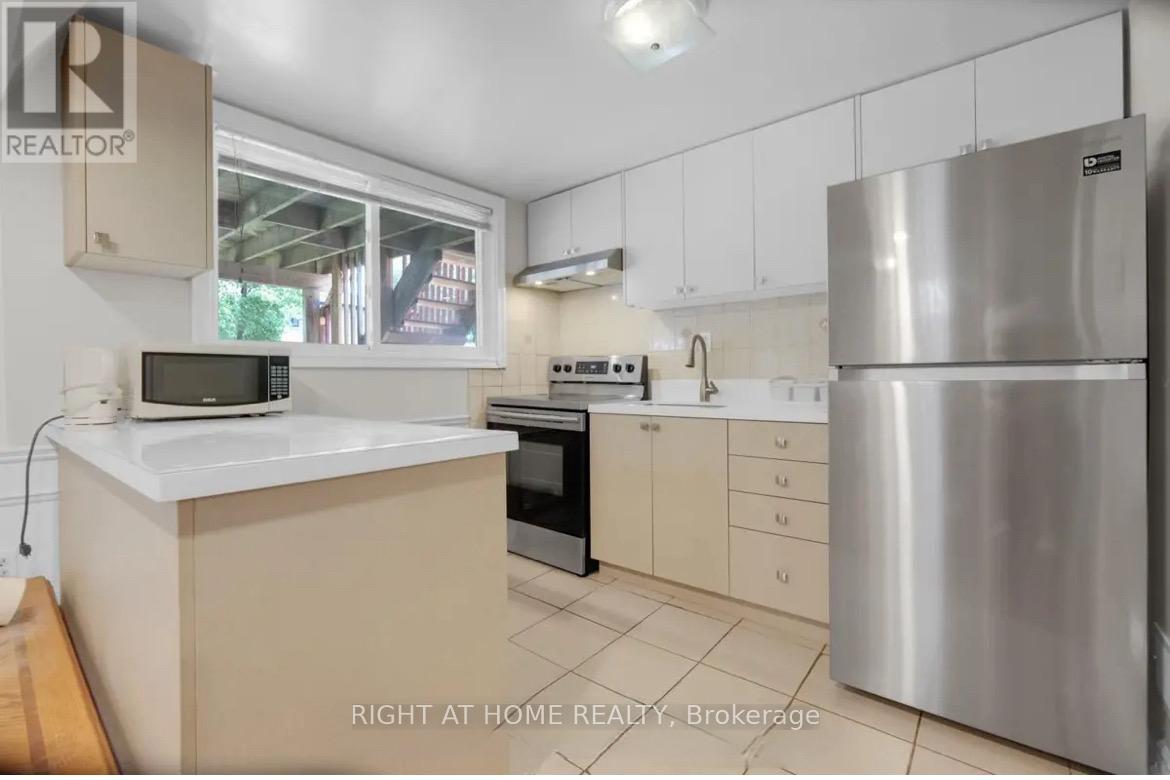 19 Bingham Street, Richmond Hill, Ontario  L4C 8Y6 - Photo 5 - N12584636