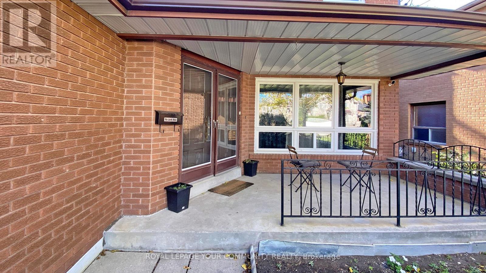 59 Oak Avenue, Richmond Hill, Ontario  L4C 6R5 - Photo 9 - N12584672