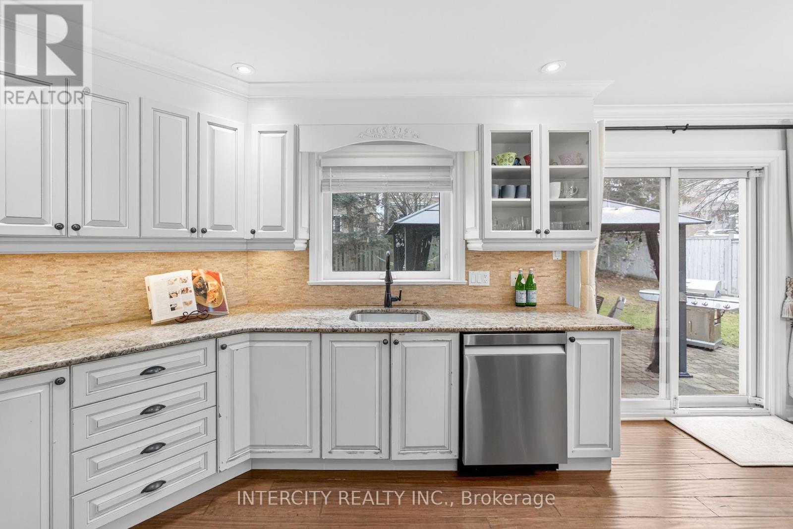 63 Deerglen Terrace, Aurora, Ontario  L4G 6Y2 - Photo 15 - N12584702