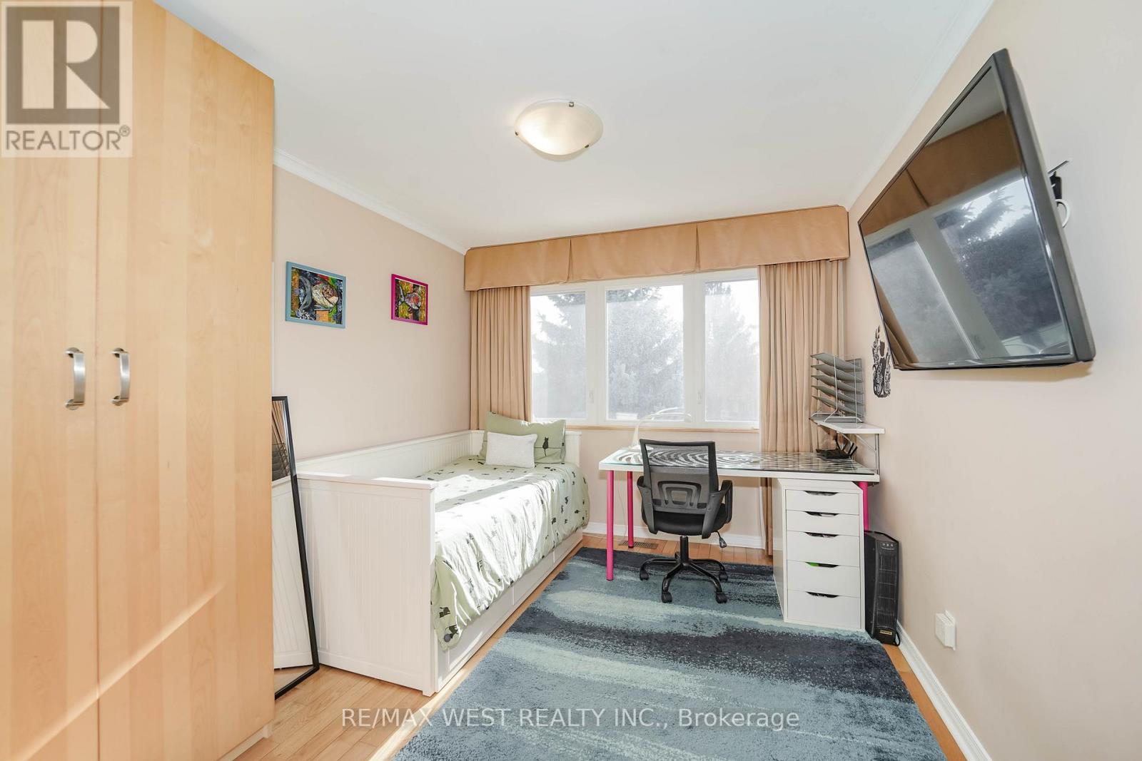 17 Clay Court, Toronto, Ontario  M9A 4S2 - Photo 11 - W12584494