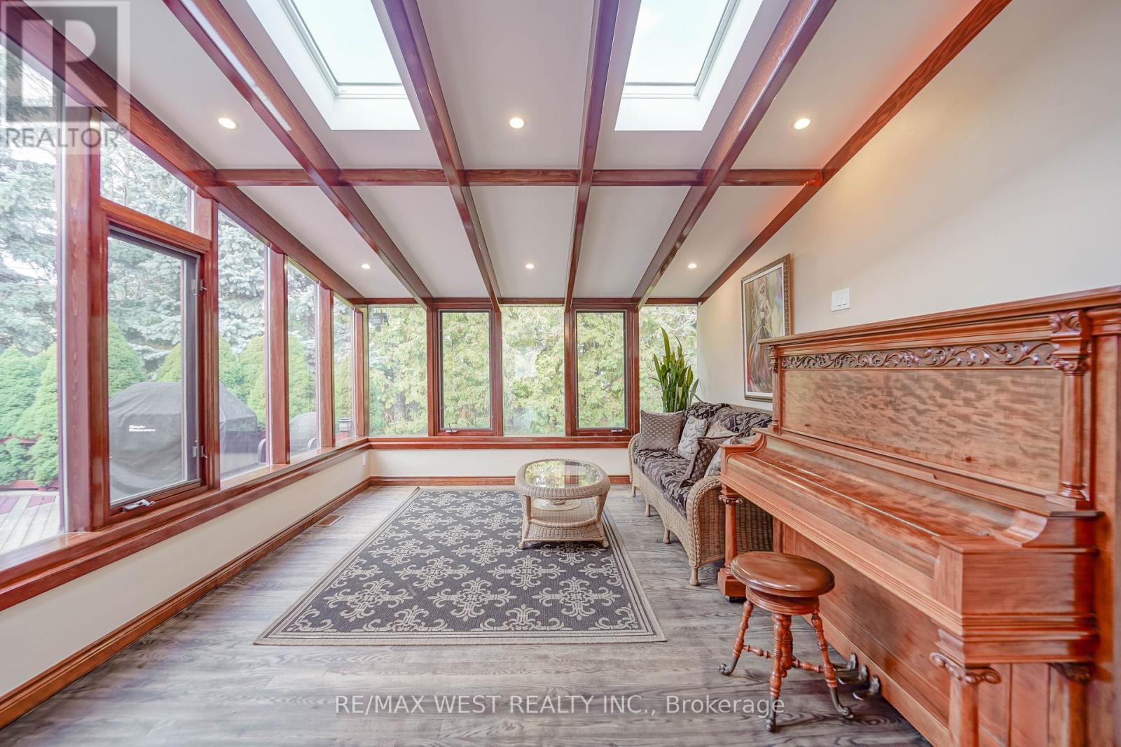 17 Clay Court, Toronto, Ontario  M9A 4S2 - Photo 7 - W12584494