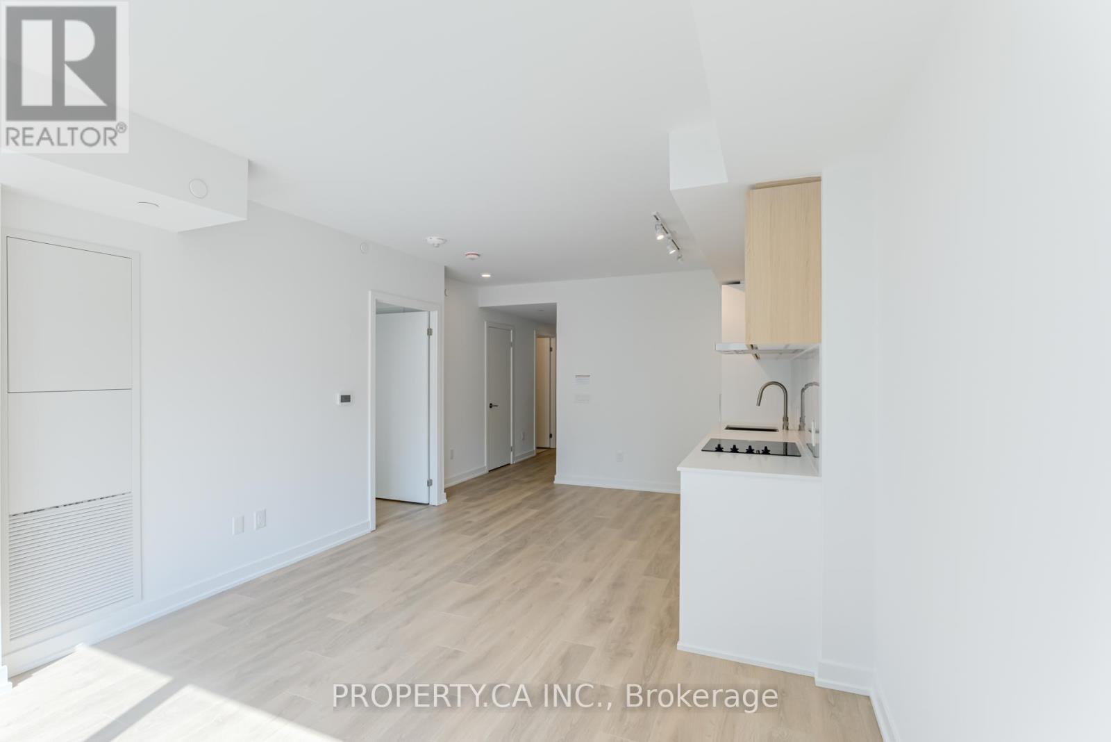 210 - 1100 Sheppard Avenue W, Toronto, Ontario  M3J 0H1 - Photo 8 - W12584508
