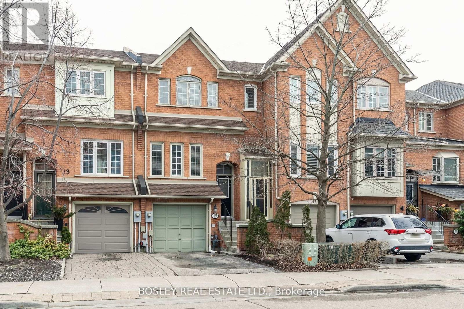 15 BLUEWATER COURT, Toronto, Ontario