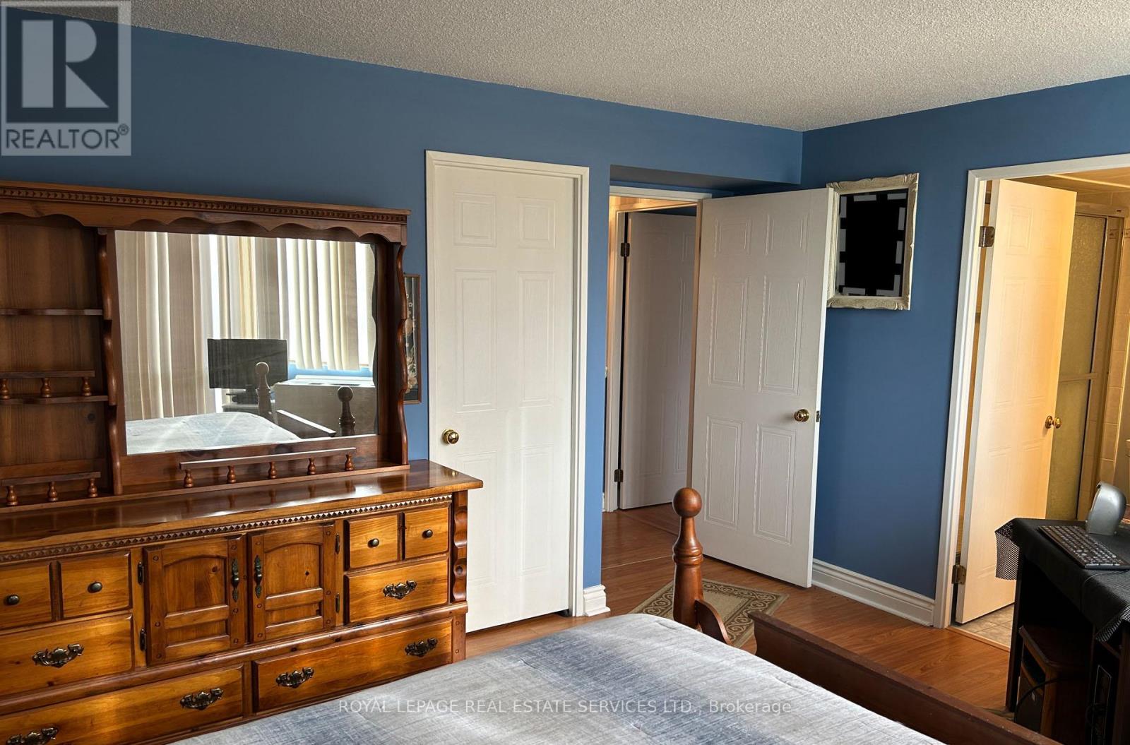 212 - 25 Fairview Road W, Mississauga, Ontario  L5B 3Y8 - Photo 11 - W12584532