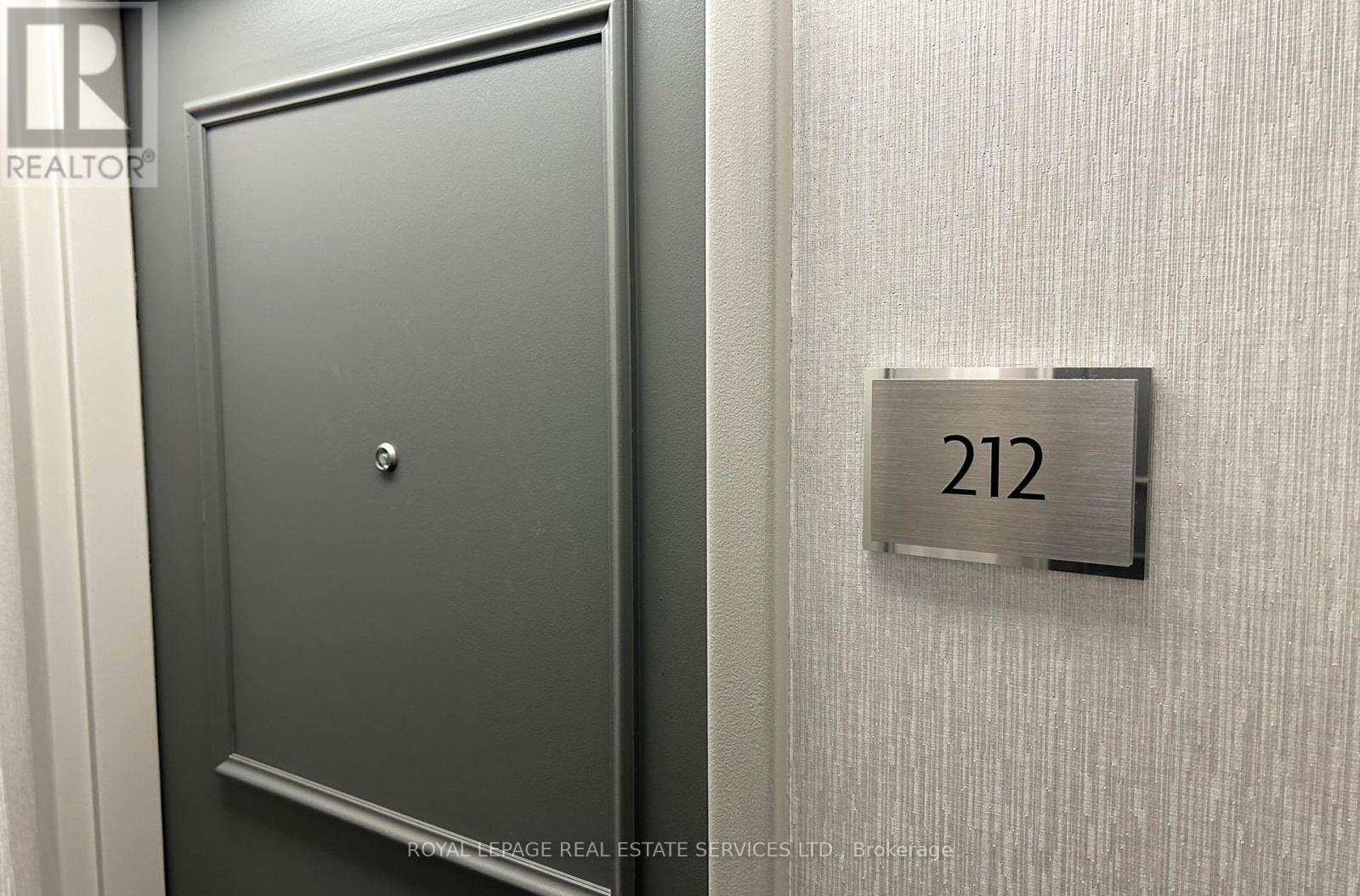 212 - 25 Fairview Road W, Mississauga, Ontario  L5B 3Y8 - Photo 2 - W12584532