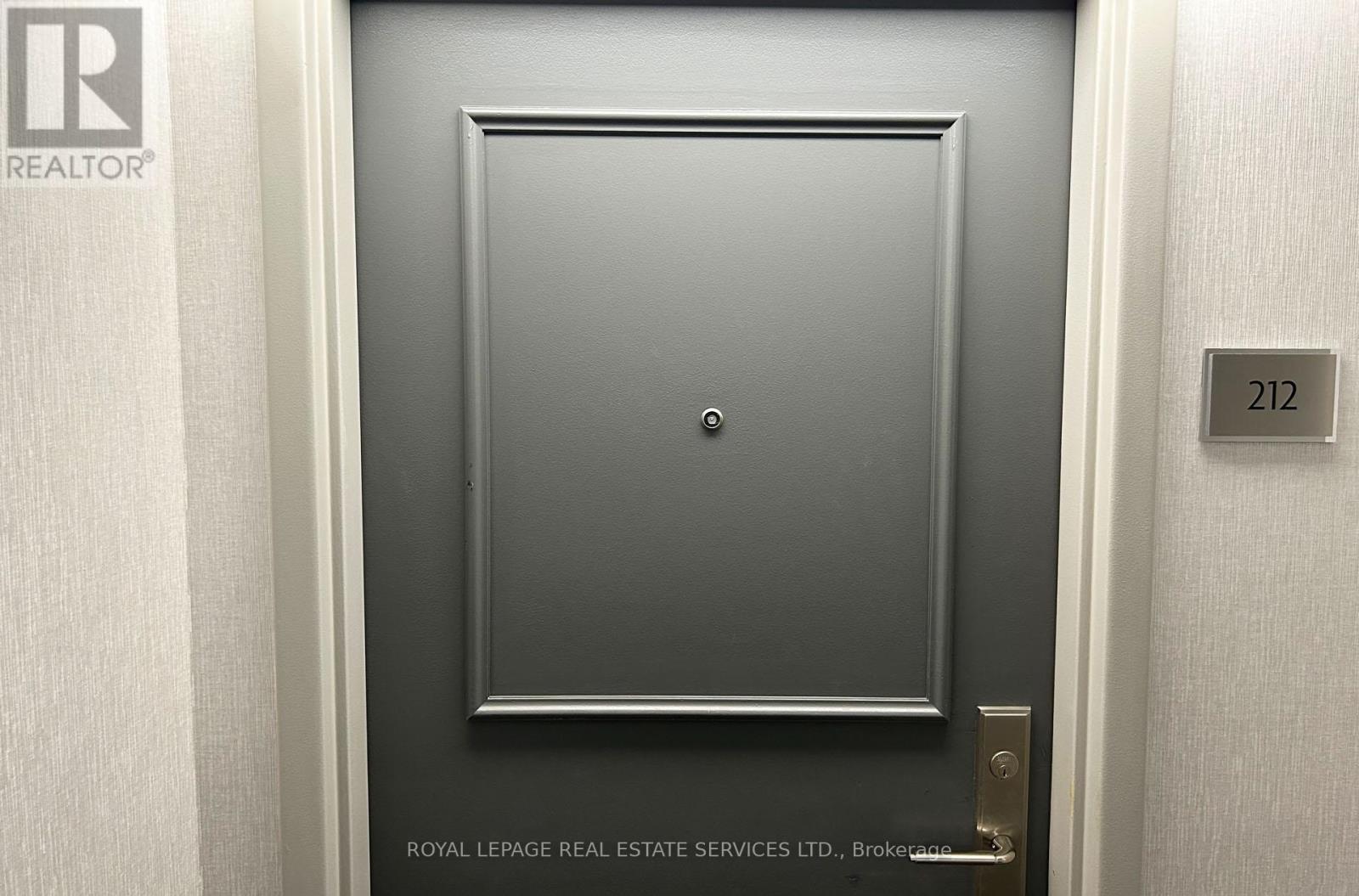 212 - 25 Fairview Road W, Mississauga, Ontario  L5B 3Y8 - Photo 3 - W12584532