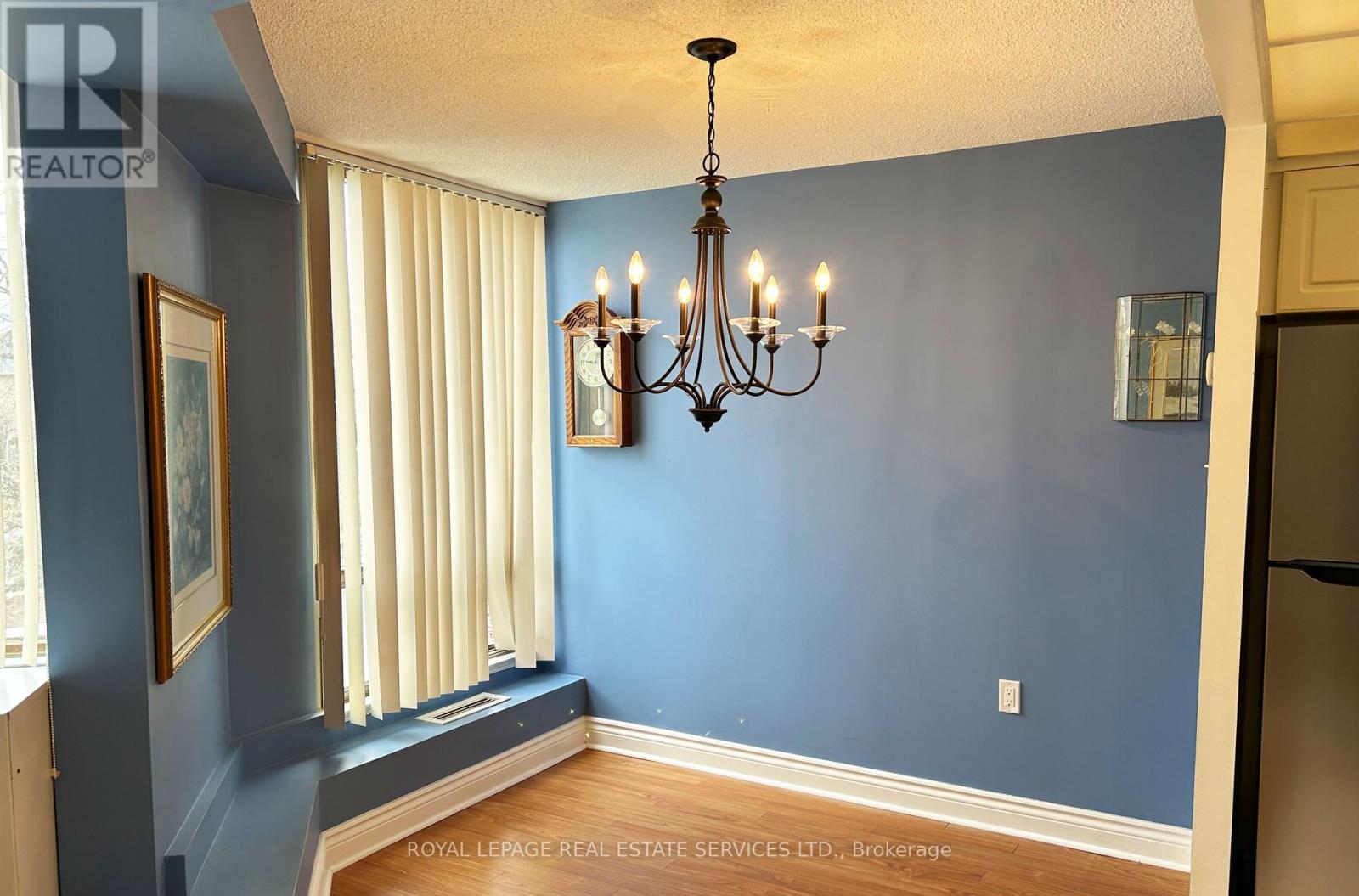 212 - 25 Fairview Road W, Mississauga, Ontario  L5B 3Y8 - Photo 6 - W12584532