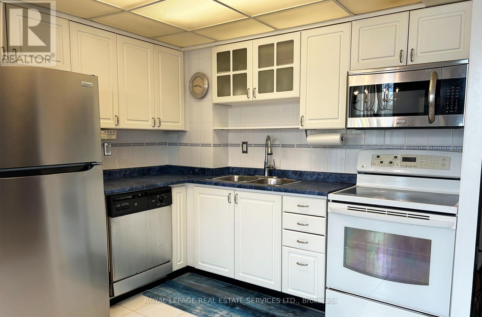 212 - 25 Fairview Road W, Mississauga, Ontario  L5B 3Y8 - Photo 7 - W12584532