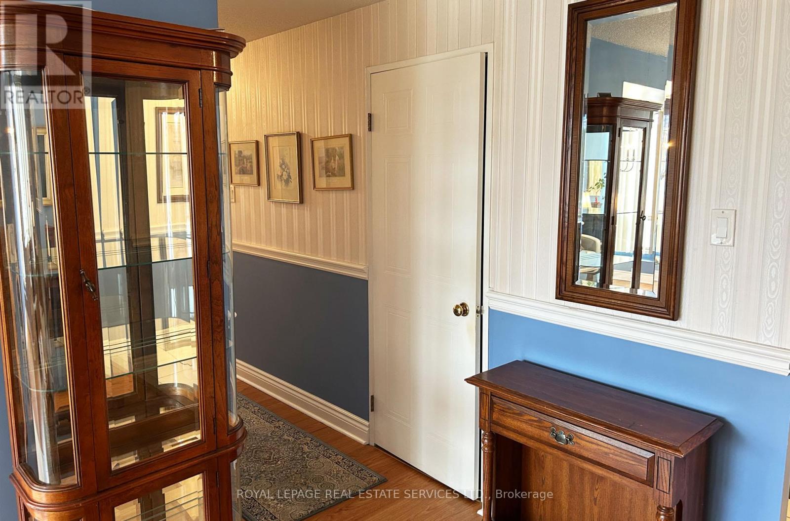 212 - 25 Fairview Road W, Mississauga, Ontario  L5B 3Y8 - Photo 8 - W12584532