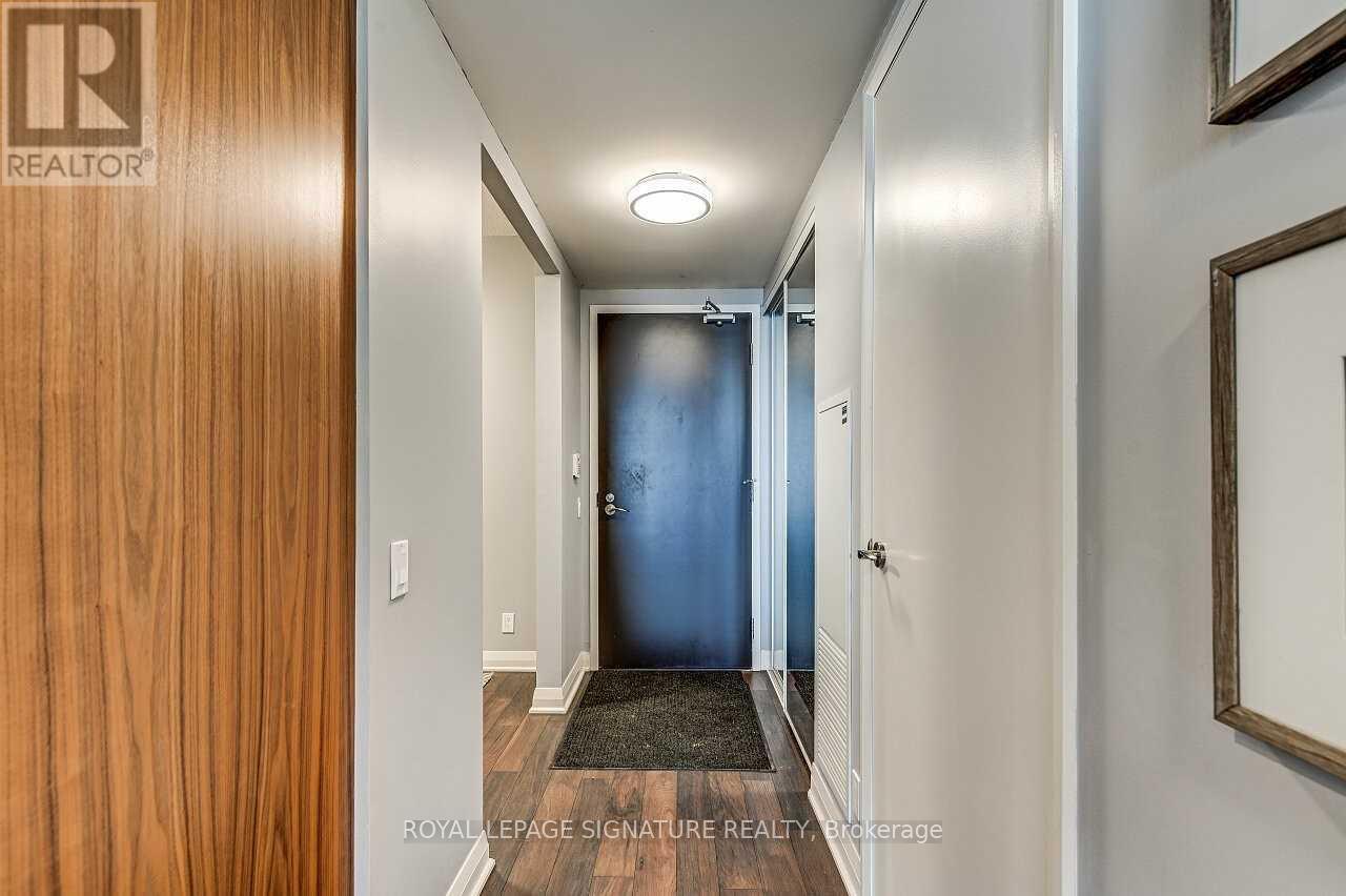 2405 - 5 Valhalla Inn Road, Toronto, Ontario  M9B 0B1 - Photo 3 - W12584534