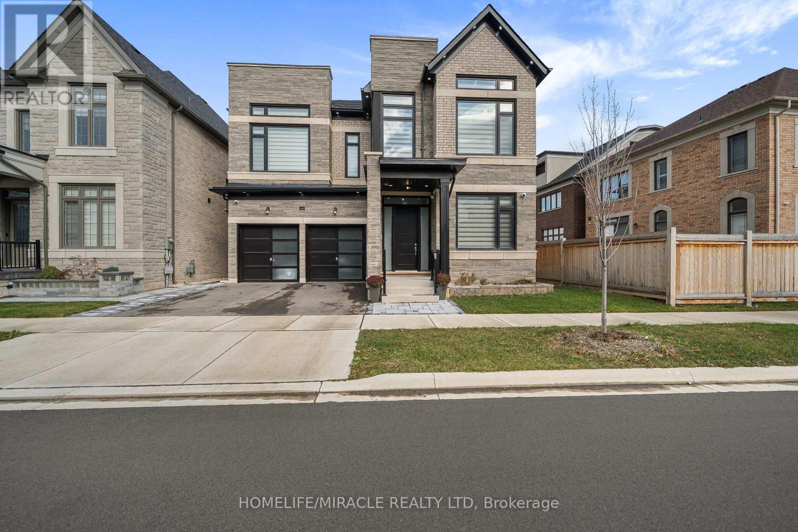 1215 Pondside Trail, Oakville, Ontario  L6M 5M6 - Photo 2 - W12584554